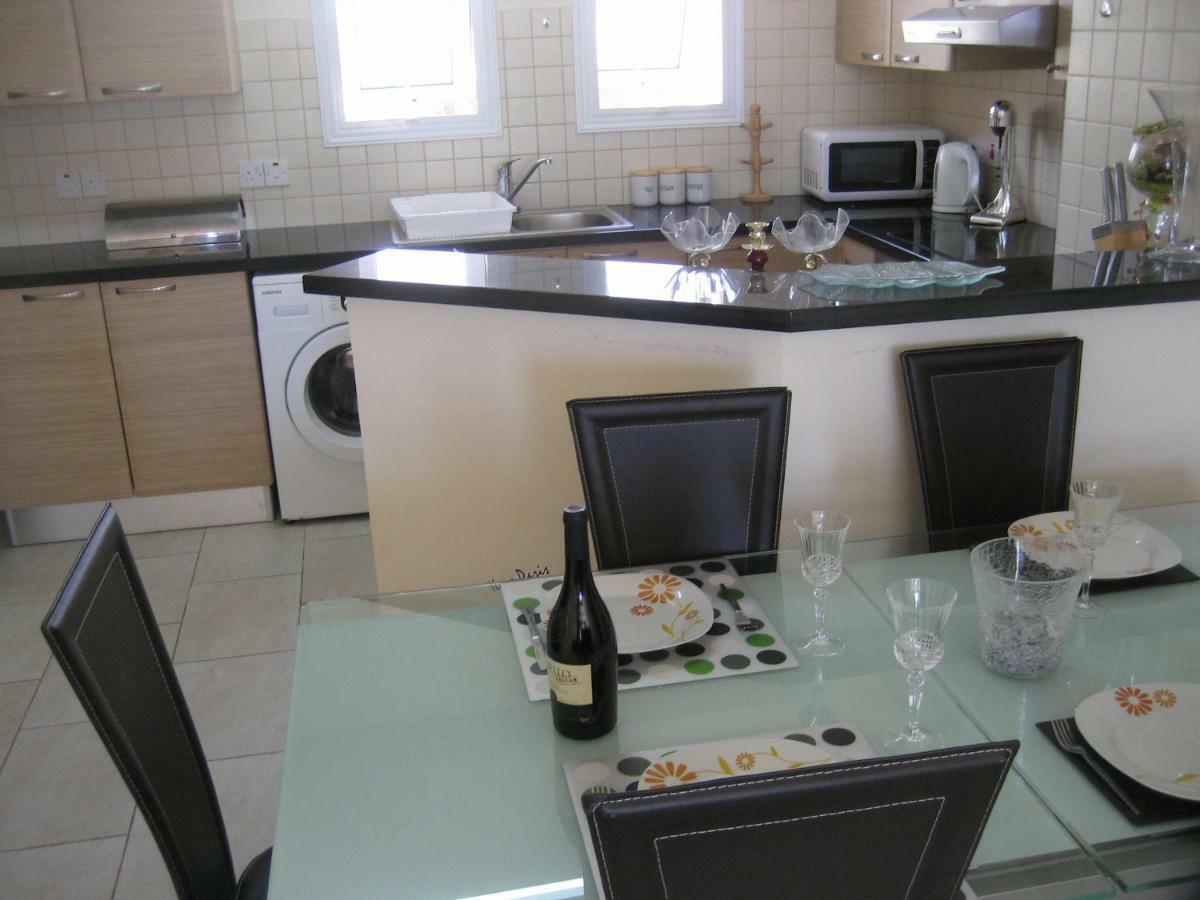 Anastasia Apartments Paphos Esterno foto